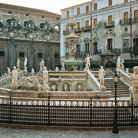 Dagnino House - Luxury Apartment In The Center Of Palermo-3